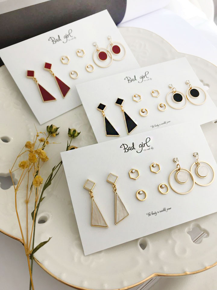 <b><p>simple Badgirl 8 eces set earring fema Viously</p></b><b><p>シンプル バッドガール 8ピース セット イヤリング 女性 多様なコーディネートする</p></b><br /><br /><p align='center'>