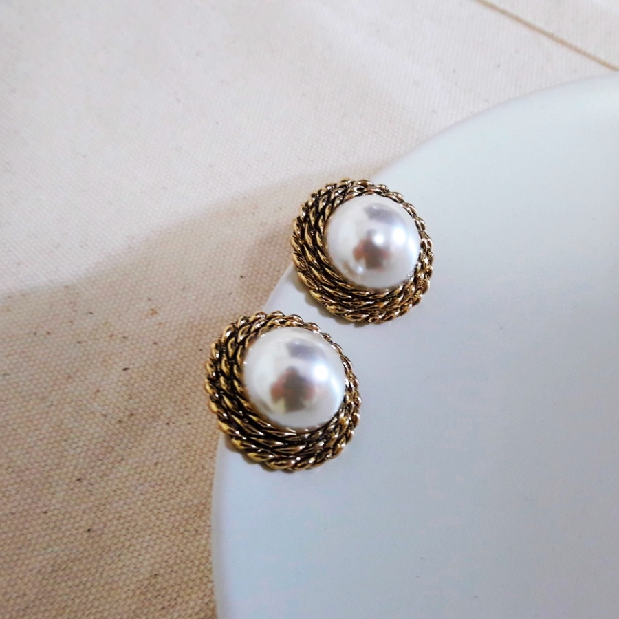 <b><p>Pearl Drop ring Date look Paisley Nice to</p></b><b><p>真珠 ドロップ イヤリング デートルック パチルク おしゃれ良い エッジのある 一つだけで説得力の</p></b><br /><br /><p align='center'>