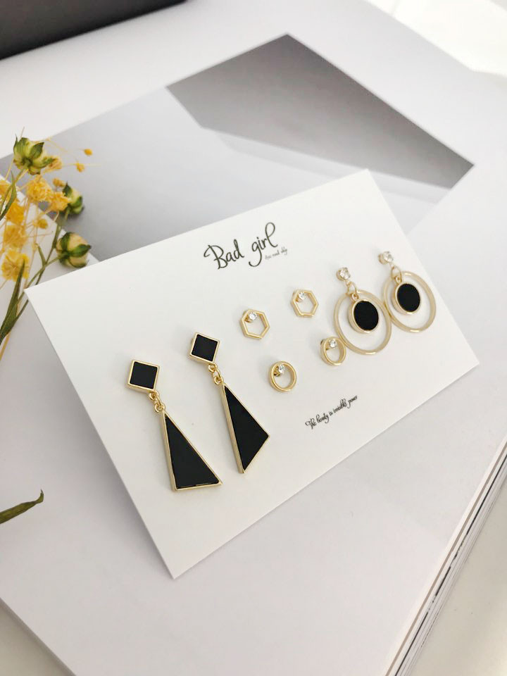 <b><p>simple Badgirl 8 eces set earring fema Viously</p></b><b><p>シンプル バッドガール 8ピース セット イヤリング 女性 多様なコーディネートする</p></b><br /><br /><p align='center'>