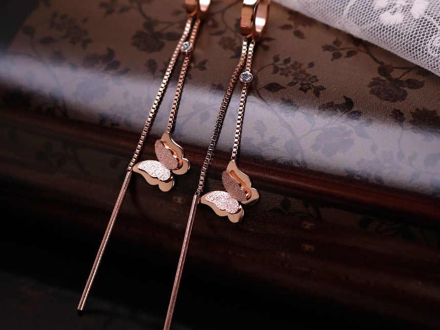 <b><p>Butterfly Sonata Surge Sel earring tium sless</p></b><b><p>蝶のラブソング 書かれているカールスチール イヤリ チタン ステンレス モダンな</p></b><br /><br /><p align='center'>