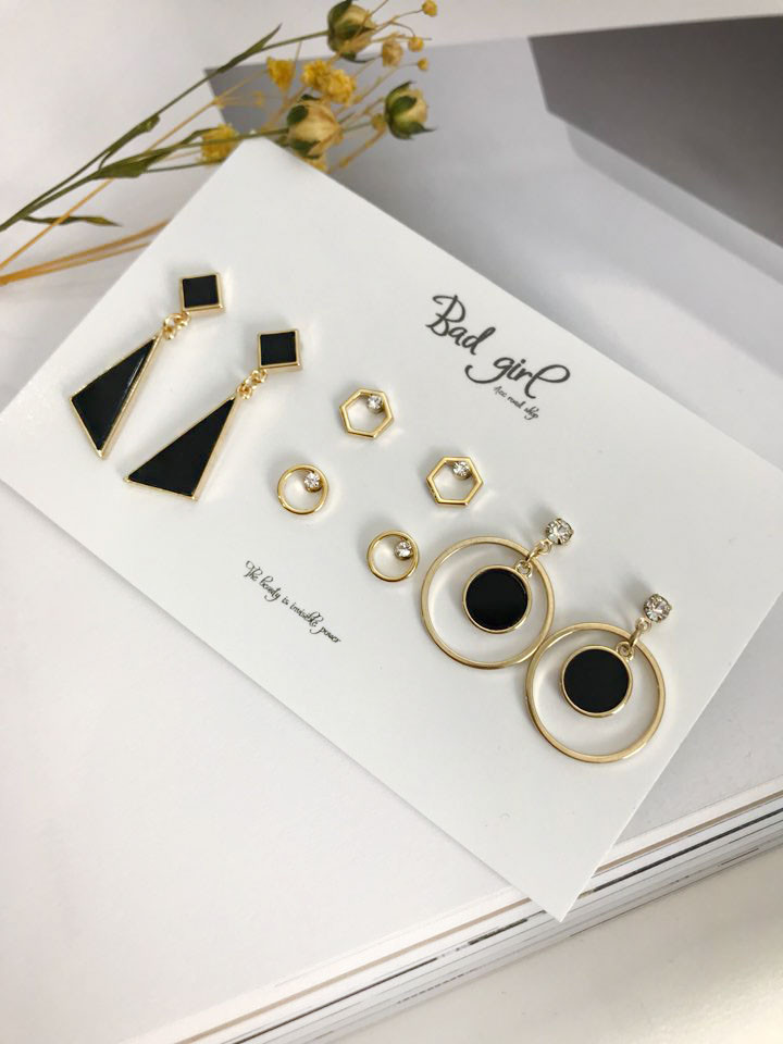 <b><p>simple Badgirl 8 eces set earring fema Viously</p></b><b><p>シンプル バッドガール 8ピース セット イヤリング 女性 多様なコーディネートする</p></b><br /><br /><p align='center'>