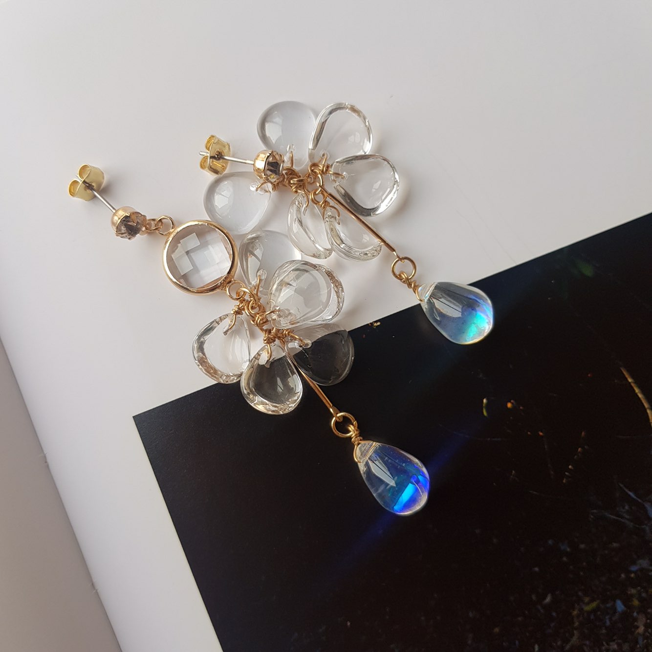 <b><p>Whistle Glass Unknown Drop Earrings Feme</p></b><b><p>ホイッスル グラス オンバル ドロップイヤリング フェミニンが 感性ムード シックな</p></b><br /><br /><p align='center'>