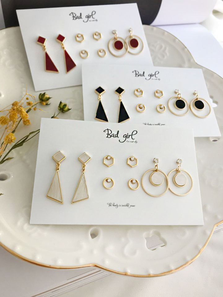 <b><p>simple Badgirl 8 eces set earring fema Viously</p></b><b><p>シンプル バッドガール 8ピース セット イヤリング 女性 多様なコーディネートする</p></b><br /><br /><p align='center'>
