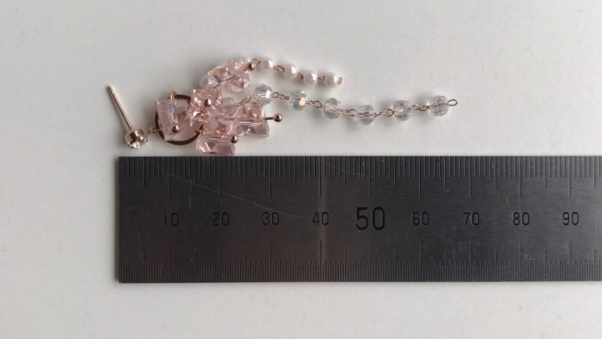 <b><p>Soy crystal Drop Earrings 3color Pot Feme</p></b><b><p>ソイ クリスタル ドロップイヤリング 3色 ポイントが フェミニンコーディネート</p></b><br /><br /><p align='center'>