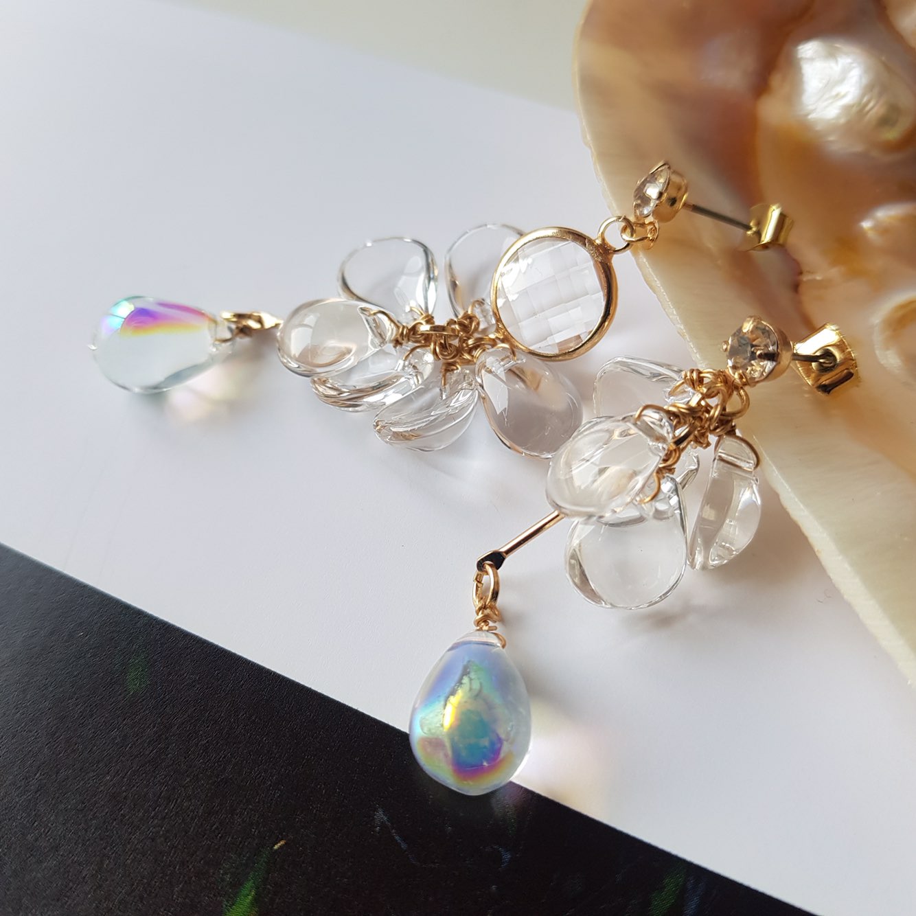 <b><p>Whistle Glass Unknown Drop Earrings Feme</p></b><b><p>ホイッスル グラス オンバル ドロップイヤリング フェミニンが 感性ムード シックな</p></b><br /><br /><p align='center'>