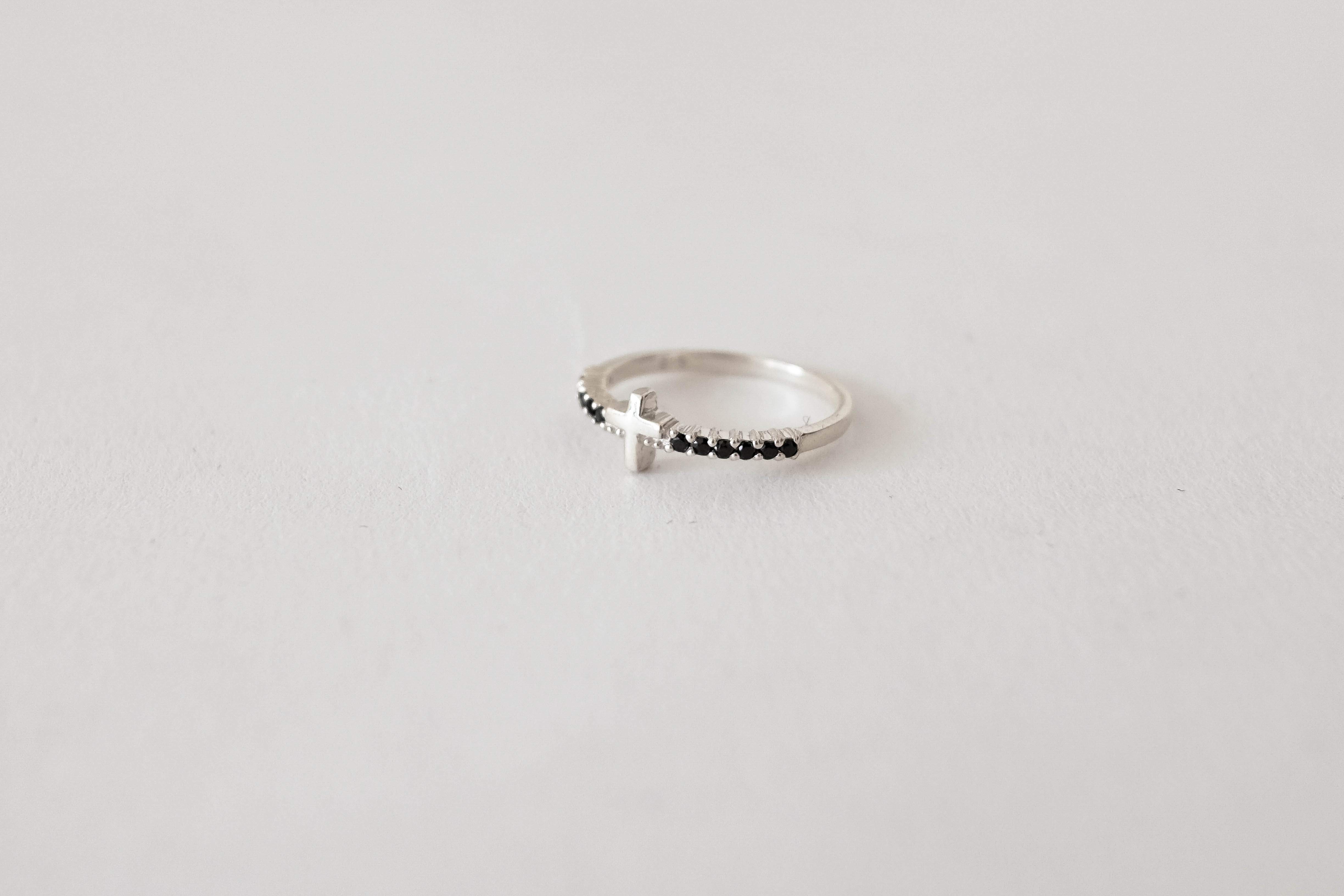 <b><p>black Spinel rg The Cross silver sto ze No.</p></b><b><p>ブラック スピネル リング クロス シルバー 原石 サイズ 15号 13号 春身上</p></b><br /><br /><p align='center'>