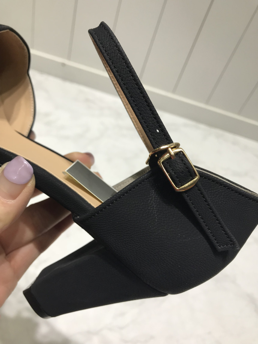 <b><p>wave Go Middle heel Strap pump Korean Colge</p></b><b><p>波 行って見れ ミドルヒール ストラップ パンプス 韓国語 大学生デイリック 女性カジュア</p></b><br /><br /><p align='center'>