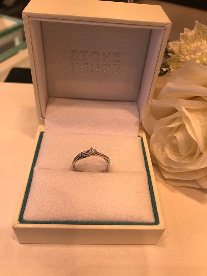 <b><p>Stonehenge 14K White Dia Ri M0051D</p></b><b><p>ストーンヘンジ 14KホワイトDiaリングM0051D</p></b><br /><br /><p align='center'>