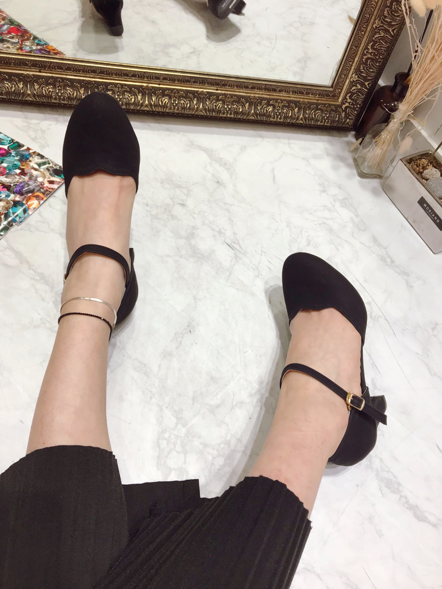 <b><p>wave Go Middle heel Strap pump Korean Colge</p></b><b><p>波 行って見れ ミドルヒール ストラップ パンプス 韓国語 大学生デイリック 女性カジュア</p></b><br /><br /><p align='center'>