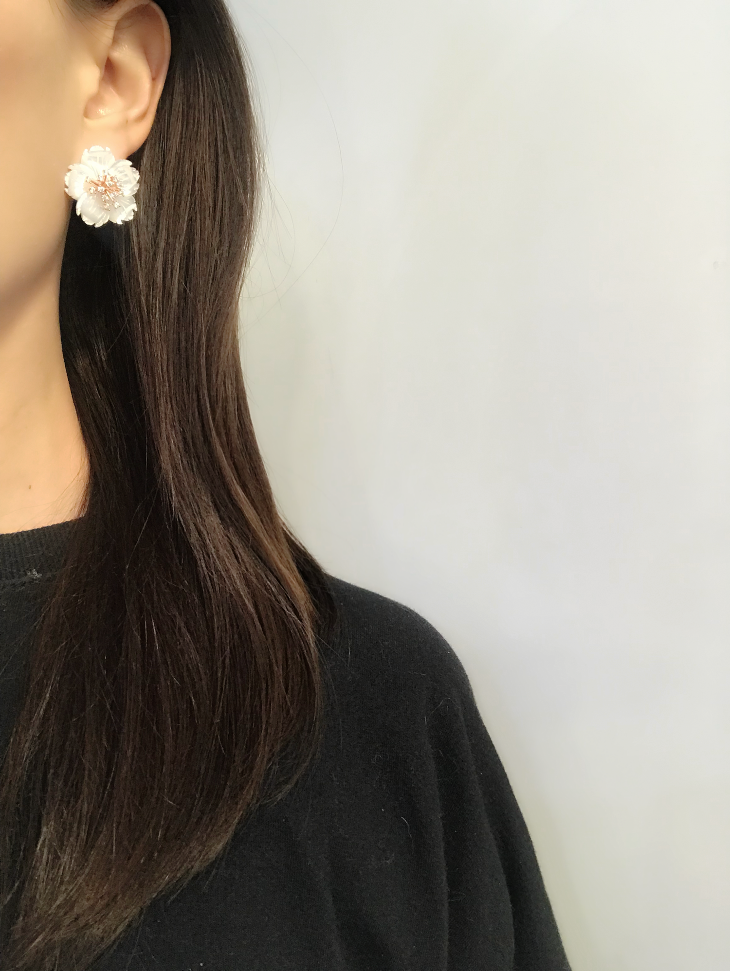 <b><p>Bling Mother-Daughter Cry ossom Silv Needle</p></b><b><p>ブリンブリン 螺鈿 桜 純銀製針 イヤグ 第588号 結婚式 花びら ホワイトフラワー</p></b><br /><br /><p align='center'>