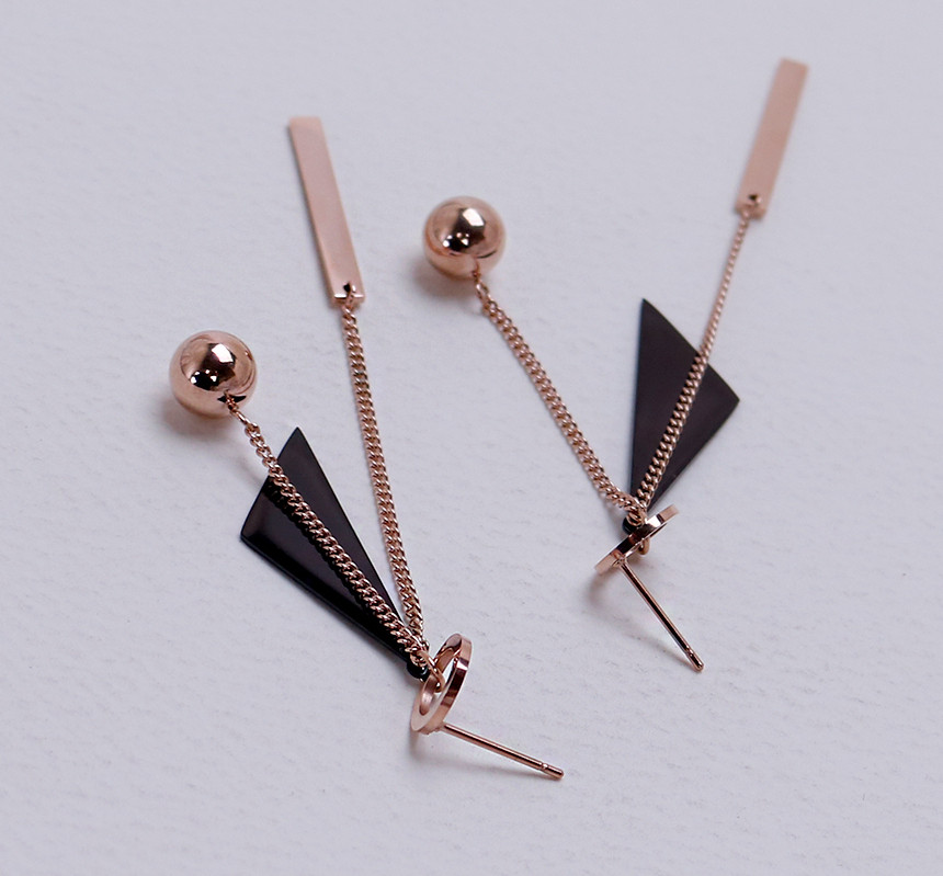 <b><p>Haan Surge Steel earring titium staless Simp</p></b><b><p>しオンドゥ 書かれているカールスチール イヤリング チタン ステンレス シンプルな</p></b><br /><br /><p align='center'>