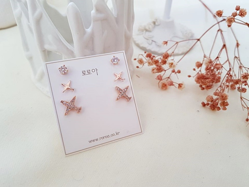 <b><p>flower Dp Silv fing Cubic earr set Spr Statue</p></b><b><p>フラワー ドロップ ウンチム キュービック イヤリング セット 春身上ワンピース</p></b><br /><br /><p align='center'>