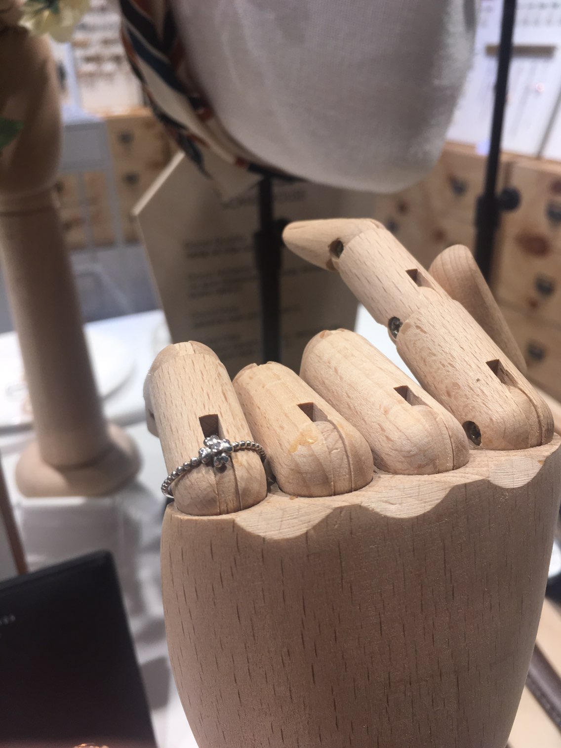 <b><p>Flower_vintage ASRS4L032R Girl coordation</p></b><b><p>花_ヴィンテージ ASRS4L032R 女性コーディネート 日常のファッション 春</p></b><br /><br /><p align='center'>