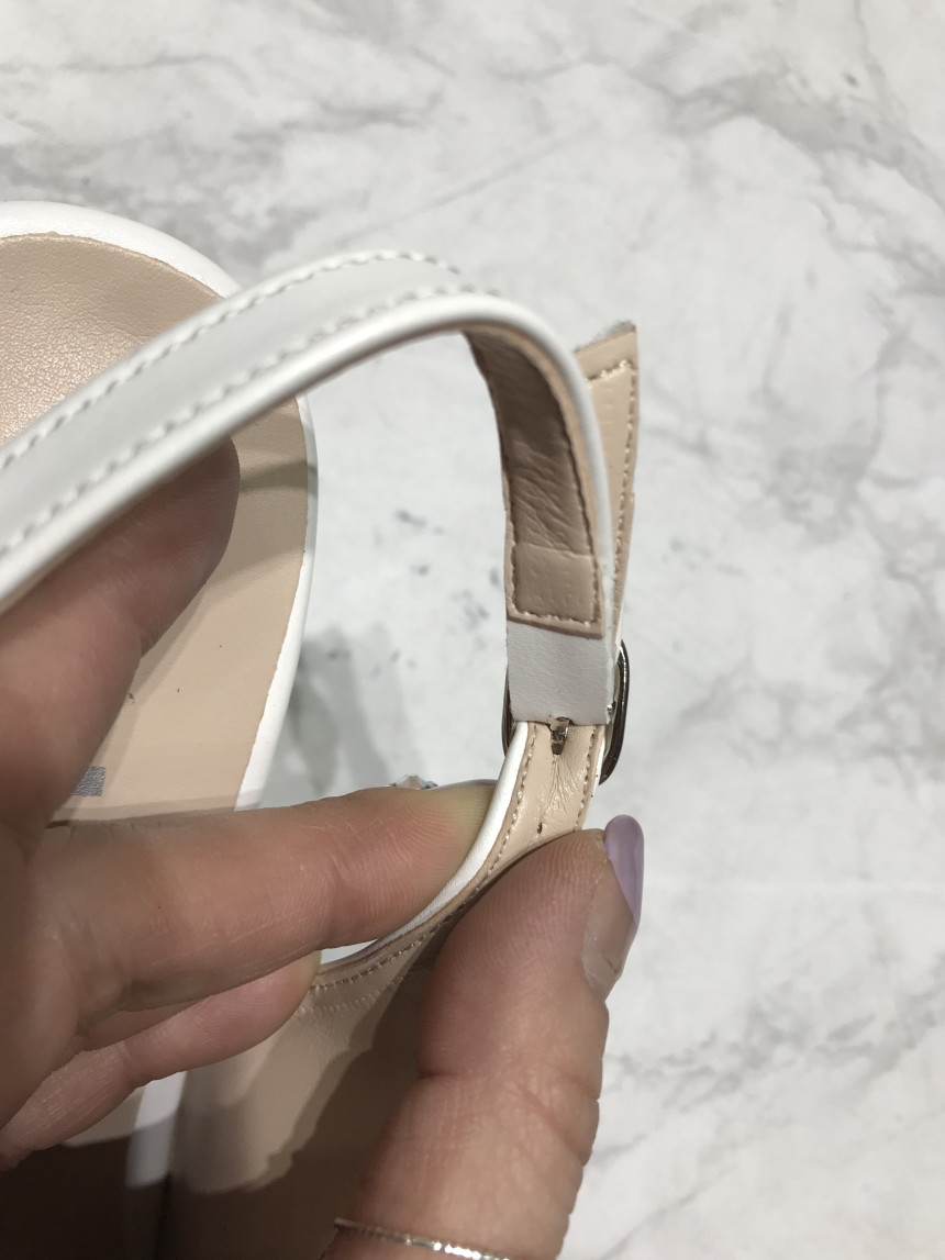 <b><p>Korean Specials Slim Squa nose Middle el</p></b><b><p>Korean特価 スリムな 正方形の鼻 ミドルヒール ングベクヒル 5cm、7cm</p></b><br /><br /><p align='center'>