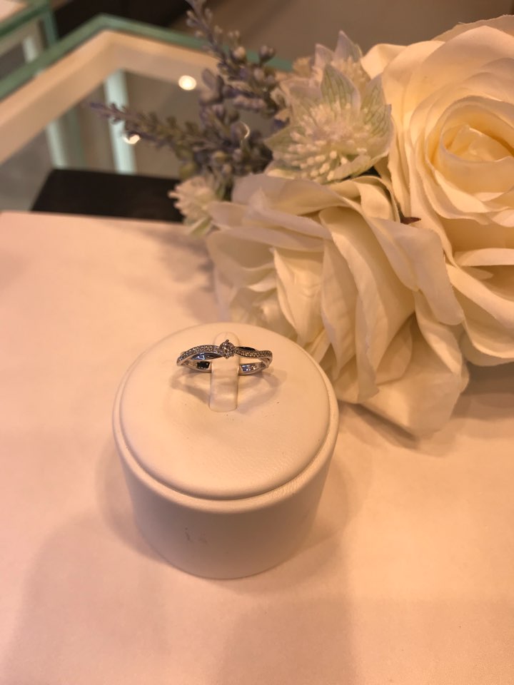 <b><p>Stonehenge 14K White Dia Ri M0051D</p></b><b><p>ストーンヘンジ 14KホワイトDiaリングM0051D</p></b><br /><br /><p align='center'>