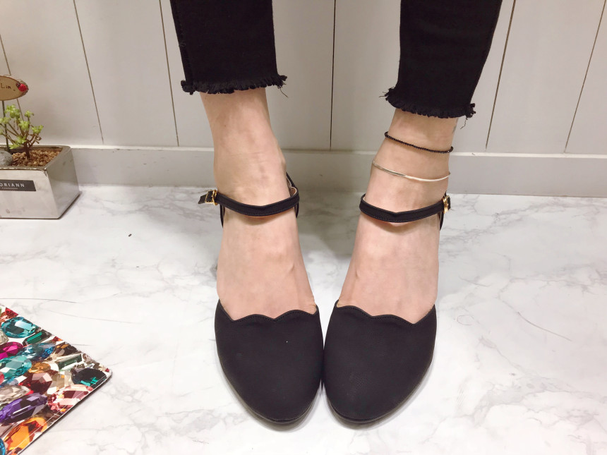 <b><p>wave Go Middle heel Strap pump Korean Colge</p></b><b><p>波 行って見れ ミドルヒール ストラップ パンプス 韓国語 大学生デイリック 女性カジュア</p></b><br /><br /><p align='center'>