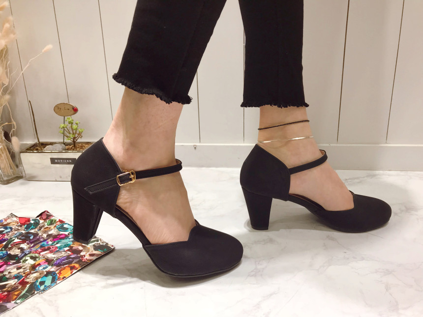 <b><p>wave Go Middle heel Strap pump Korean Colge</p></b><b><p>波 行って見れ ミドルヒール ストラップ パンプス 韓国語 大学生デイリック 女性カジュア</p></b><br /><br /><p align='center'>