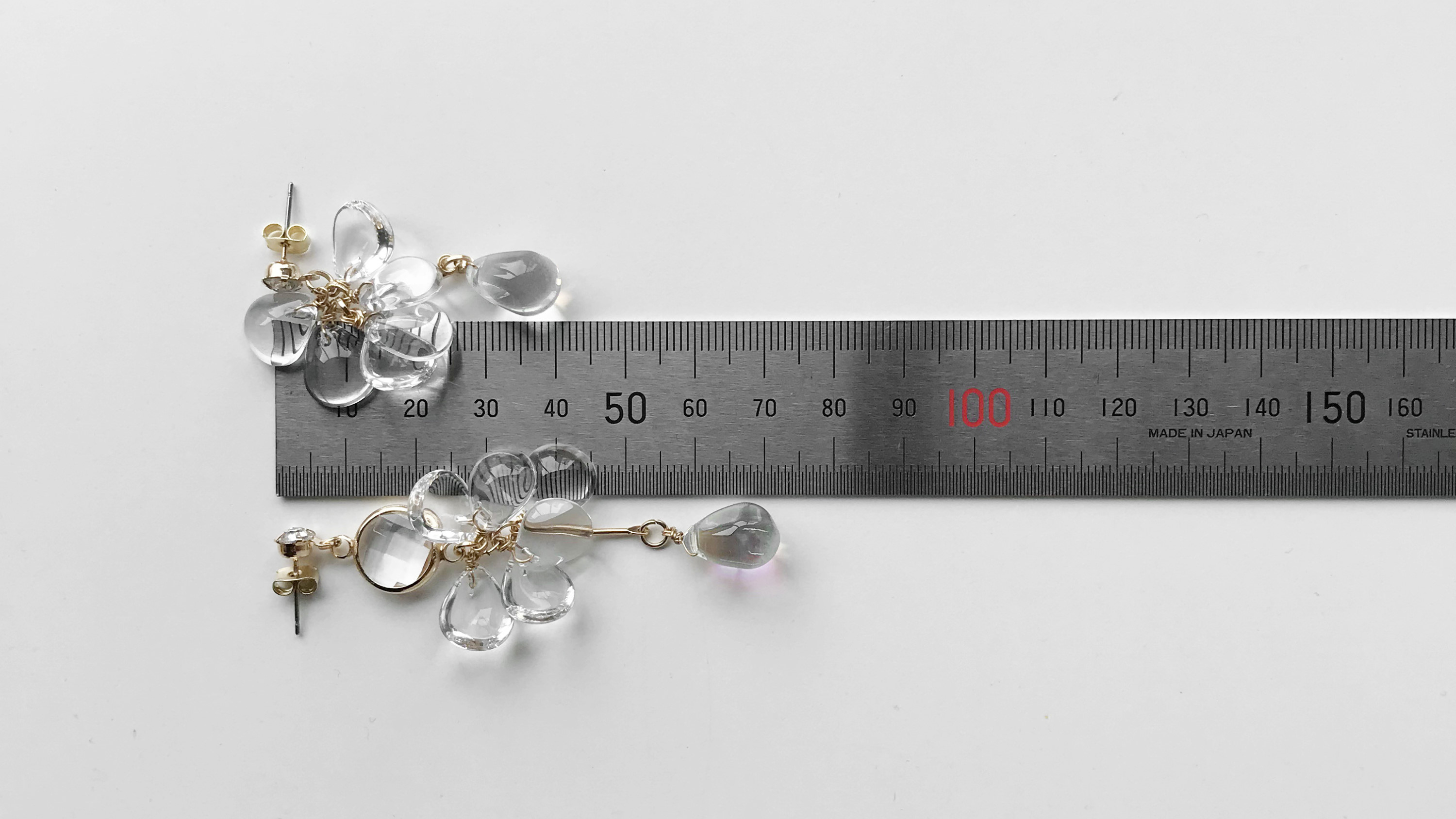 <b><p>Whistle Glass Unknown Drop Earrings Feme</p></b><b><p>ホイッスル グラス オンバル ドロップイヤリング フェミニンが 感性ムード シックな</p></b><br /><br /><p align='center'>