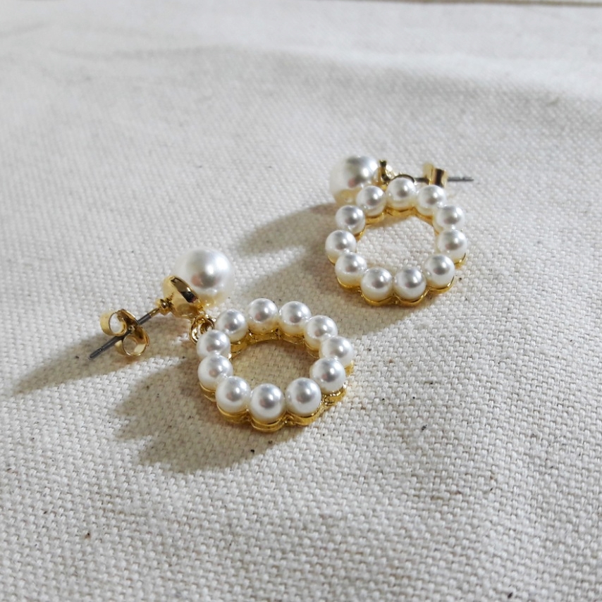 <b><p>Pearl Drop ring Date look Paisley Nice to</p></b><b><p>真珠 ドロップ イヤリング デートルック パチルク おしゃれ良い エッジのある 一つだけで説得力の</p></b><br /><br /><p align='center'>