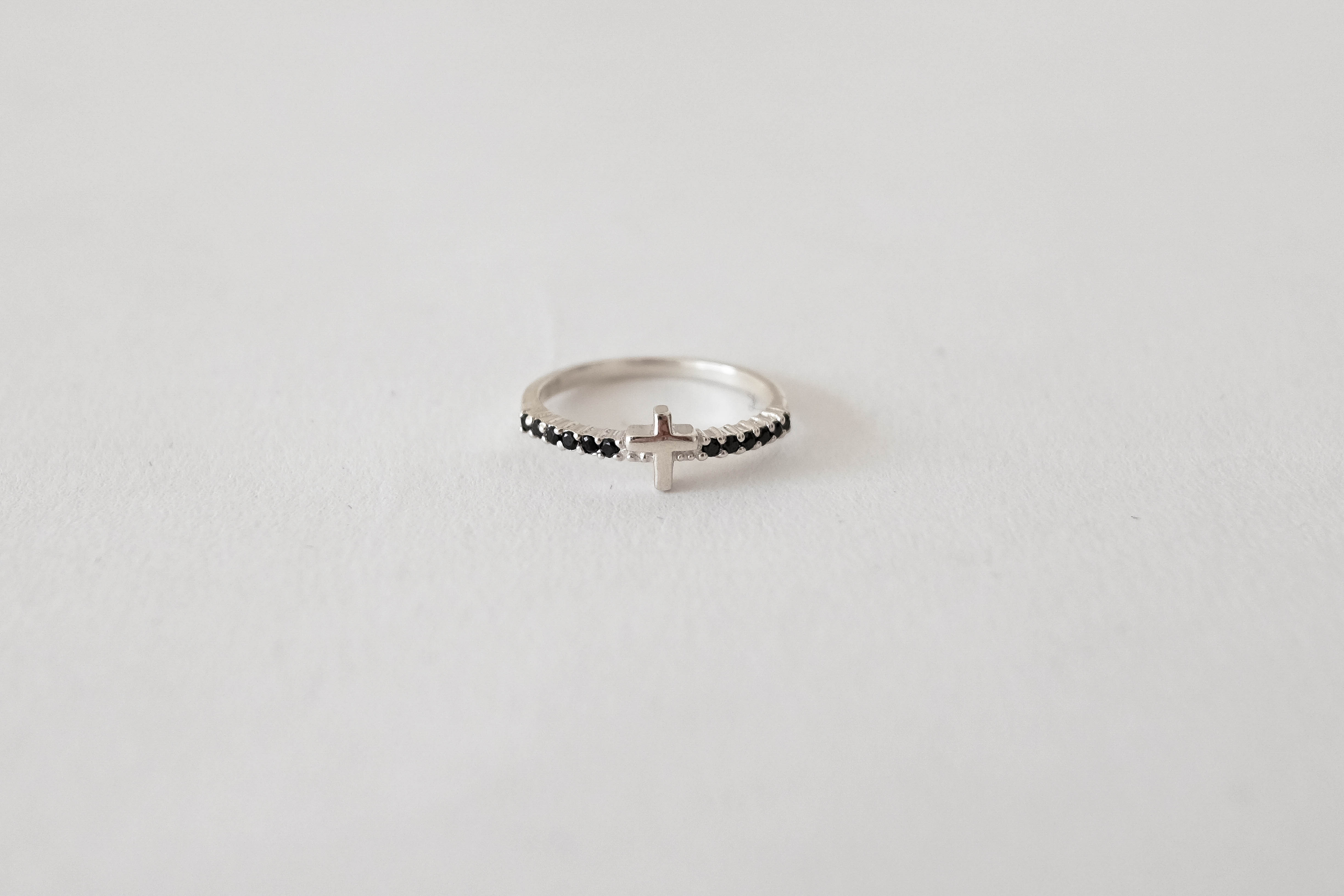 <b><p>black Spinel rg The Cross silver sto ze No.</p></b><b><p>ブラック スピネル リング クロス シルバー 原石 サイズ 15号 13号 春身上</p></b><br /><br /><p align='center'>