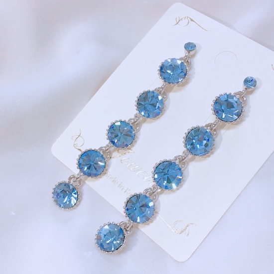 <b><p>blue crystal Drop Earrings Good pot cycle</p></b><b><p>ブルー クリスタル ドロップイヤリング ポイントサイクル良い ケバケバした ユニークアクセサリー</p></b><br /><br /><p align='center'>