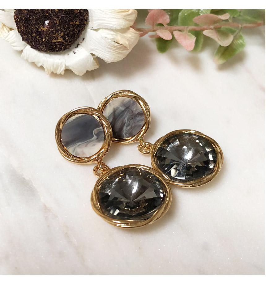 <b><p>Yanna Mourning stone Cubic Drop earr Simple</p></b><b><p>ヤンナ 無排 ストーン キュービック ドロップ イヤリング シンプルモダン アンティーク</p></b><br /><br /><p align='center'>