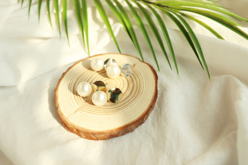 <b><p>simple Pearl Drop Erings Bold Fashionab styl</p></b><b><p>シンプル 真珠 ドロップイヤリング ボールドた ファッショナブルなスタイ 女性な雰囲気</p></b><br /><br /><p align='center'>