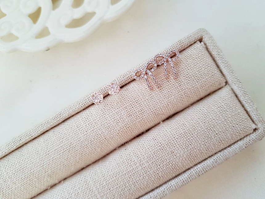 <b><p>flower Dp Silv fing Cubic earr set Spr Statue</p></b><b><p>フラワー ドロップ ウンチム キュービック イヤリング セット 春身上ワンピース</p></b><br /><br /><p align='center'>