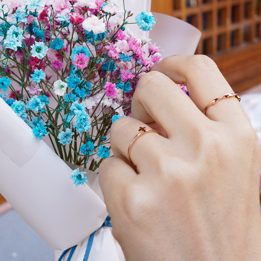 <b><p>gold rose simple The Cs Layered ring pot</p></b><b><p>ゴールド ローズ シンプル クロス 重ね着 リング ポイント 検知 ガード ロザリオ</p></b><br /><br /><p align='center'>