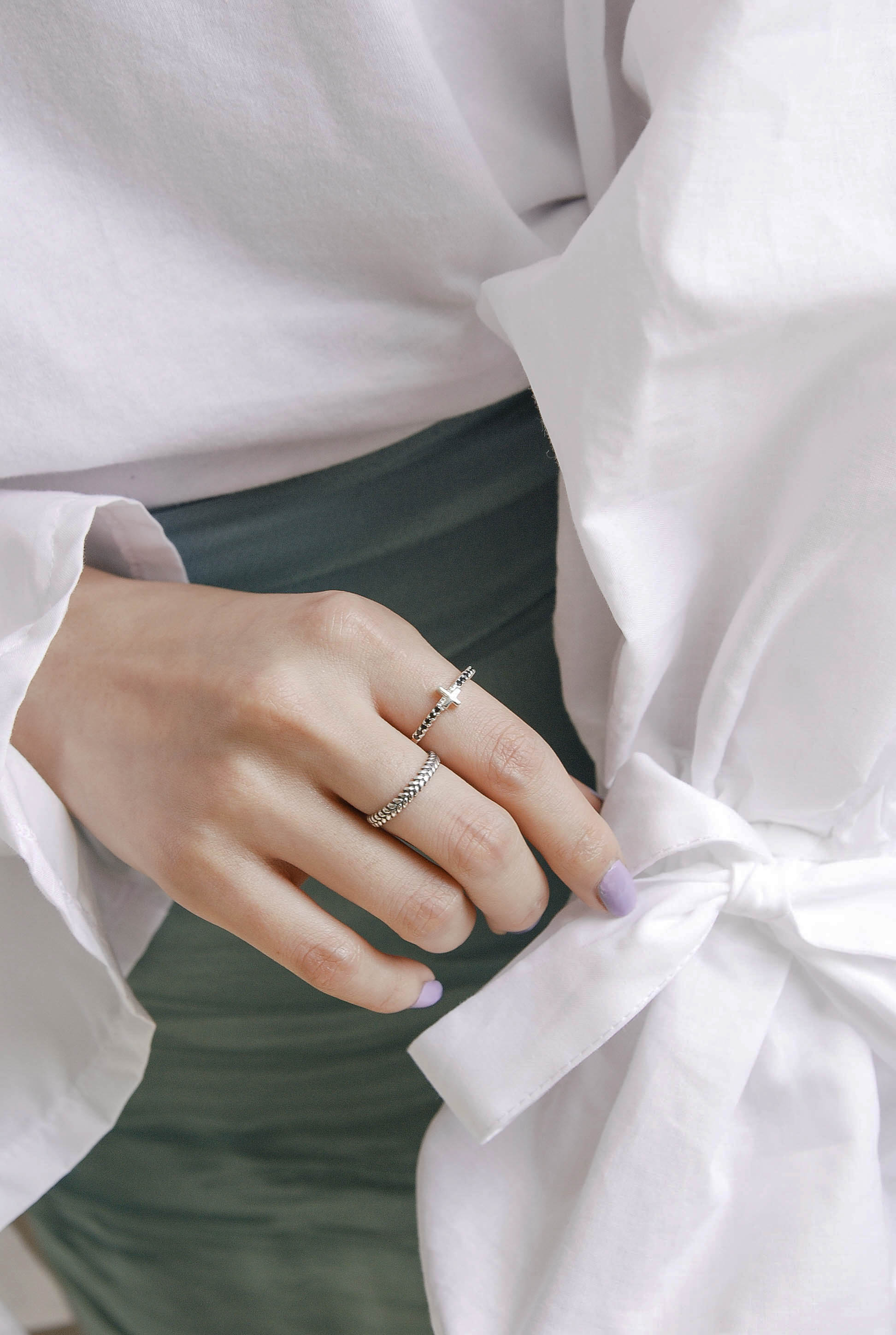 <b><p>black Spinel rg The Cross silver sto ze No.</p></b><b><p>ブラック スピネル リング クロス シルバー 原石 サイズ 15号 13号 春身上</p></b><br /><br /><p align='center'>