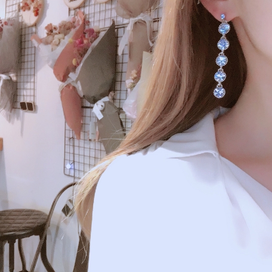 <b><p>blue crystal Drop Earrings Good pot cycle</p></b><b><p>ブルー クリスタル ドロップイヤリング ポイントサイクル良い ケバケバした ユニークアクセサリー</p></b><br /><br /><p align='center'>