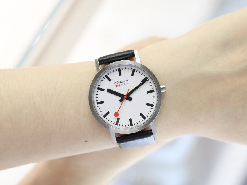 <b><p>Mondaine OFFICIAL SWISS RAILWAYS Women's</p></b><b><p>モンデイン 公式 スイス 鉄道 レディース時計 A660.30314.16SBB</p></b><br /><br /><p align='center'>