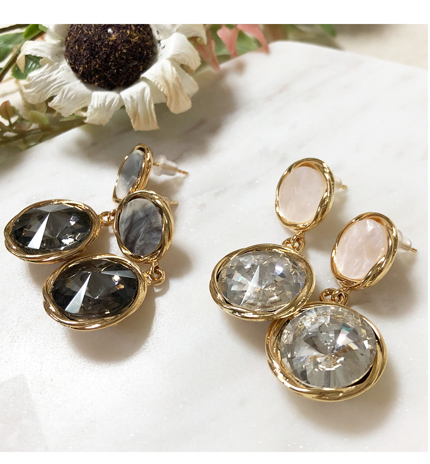 <b><p>Yanna Mourning stone Cubic Drop earr Simple</p></b><b><p>ヤンナ 無排 ストーン キュービック ドロップ イヤリング シンプルモダン アンティーク</p></b><br /><br /><p align='center'>