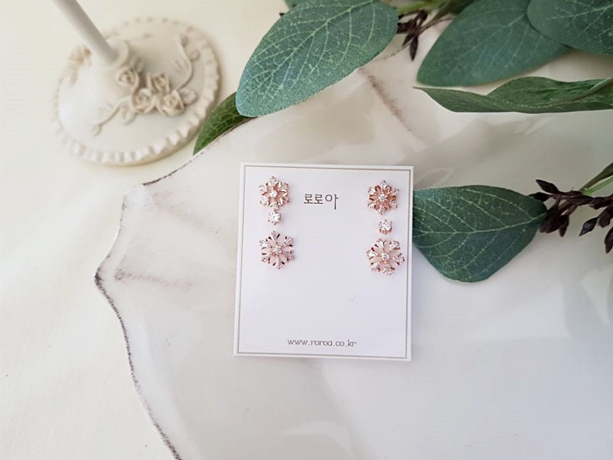 <b><p>flower Dp Silv fing Cubic earr set Spr Statue</p></b><b><p>フラワー ドロップ ウンチム キュービック イヤリング セット 春身上ワンピース</p></b><br /><br /><p align='center'>