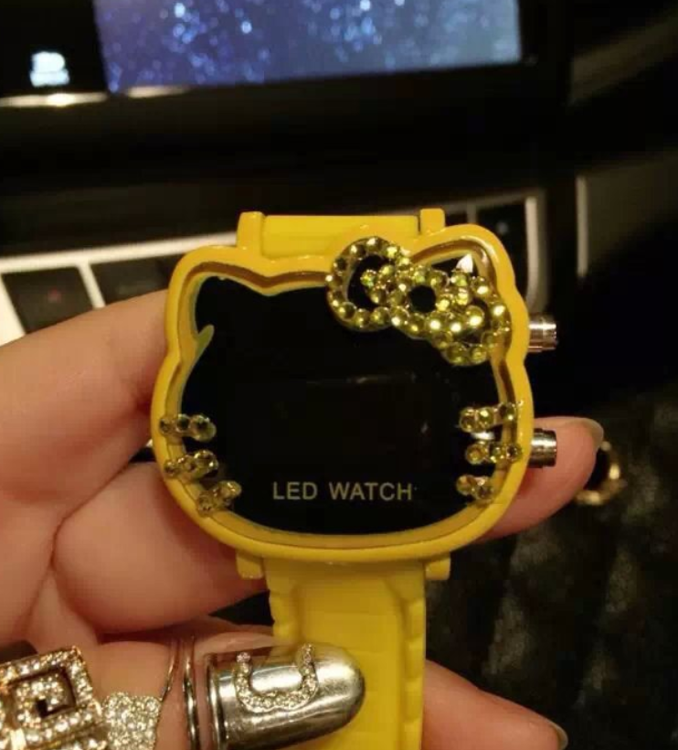 <b><p>child Girl clock Kitty Electronic 5 spies</p></b><b><p>児童 女の子 時計 キティ 電子 5種 キッズ キャラクター 子供 有ファッション</p></b><br /><br /><p align='center'>