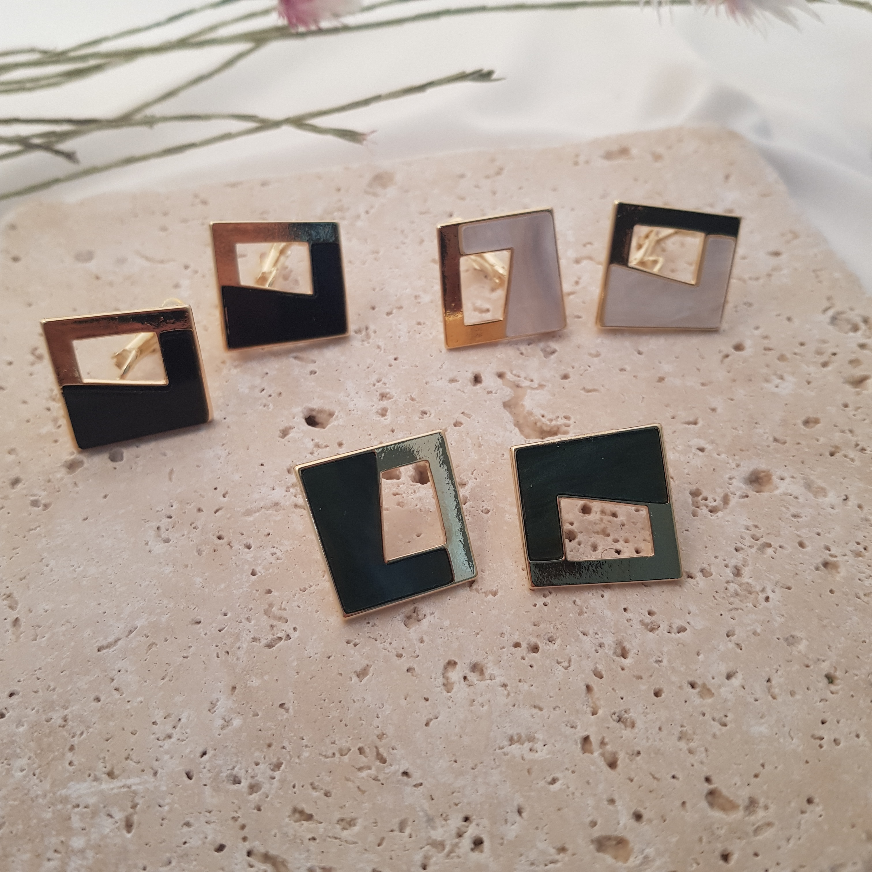 <b><p>square acryl ering Clean ste Modn Rish Eag</p></b><b><p>スクエア アクリル グィチ イヤリング すっきりとしたスタイル モダンな リッシュな</p></b><br /><br /><p align='center'>