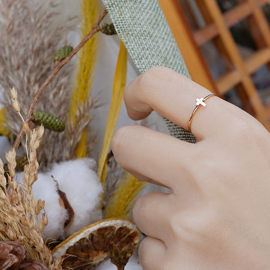 <b><p>gold rose simple The Cs Layered ring pot</p></b><b><p>ゴールド ローズ シンプル クロス 重ね着 リング ポイント 検知 ガード ロザリオ</p></b><br /><br /><p align='center'>