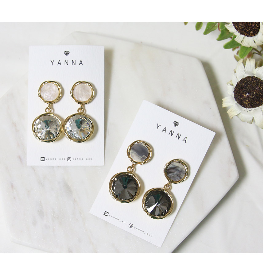 <b><p>Yanna Mourning stone Cubic Drop earr Simple</p></b><b><p>ヤンナ 無排 ストーン キュービック ドロップ イヤリング シンプルモダン アンティーク</p></b><br /><br /><p align='center'>