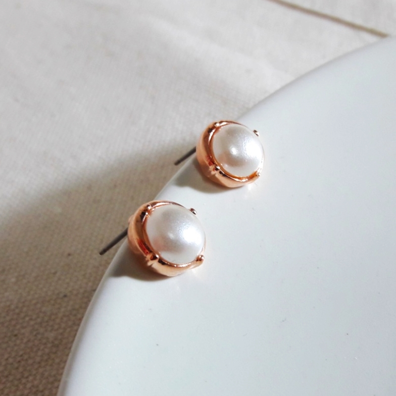 <b><p>Pearl Drop ring Date look Paisley Nice to</p></b><b><p>真珠 ドロップ イヤリング デートルック パチルク おしゃれ良い エッジのある 一つだけで説得力の</p></b><br /><br /><p align='center'>