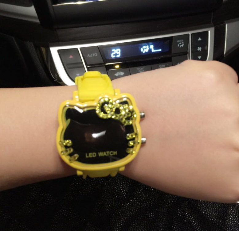 <b><p>child Girl clock Kitty Electronic 5 spies</p></b><b><p>児童 女の子 時計 キティ 電子 5種 キッズ キャラクター 子供 有ファッション</p></b><br /><br /><p align='center'>