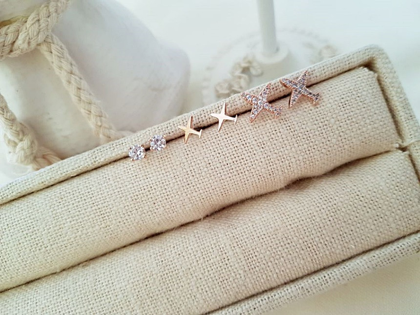 <b><p>flower Dp Silv fing Cubic earr set Spr Statue</p></b><b><p>フラワー ドロップ ウンチム キュービック イヤリング セット 春身上ワンピース</p></b><br /><br /><p align='center'>