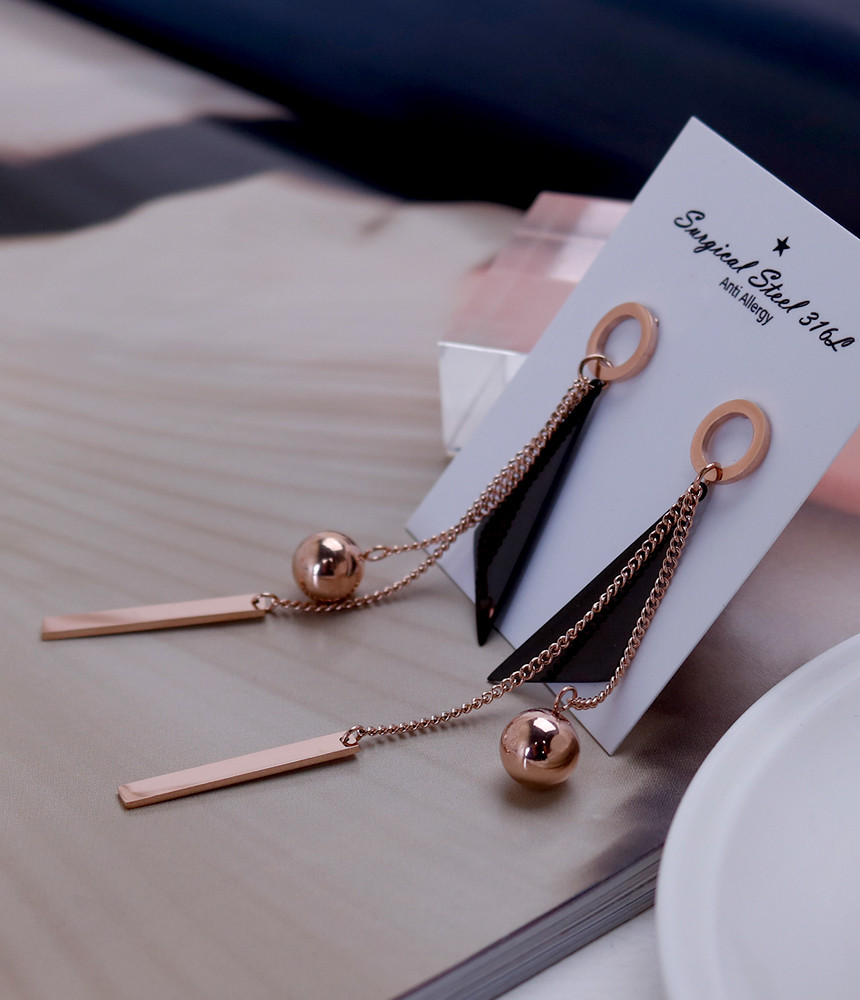 <b><p>Haan Surge Steel earring titium staless Simp</p></b><b><p>しオンドゥ 書かれているカールスチール イヤリング チタン ステンレス シンプルな</p></b><br /><br /><p align='center'>