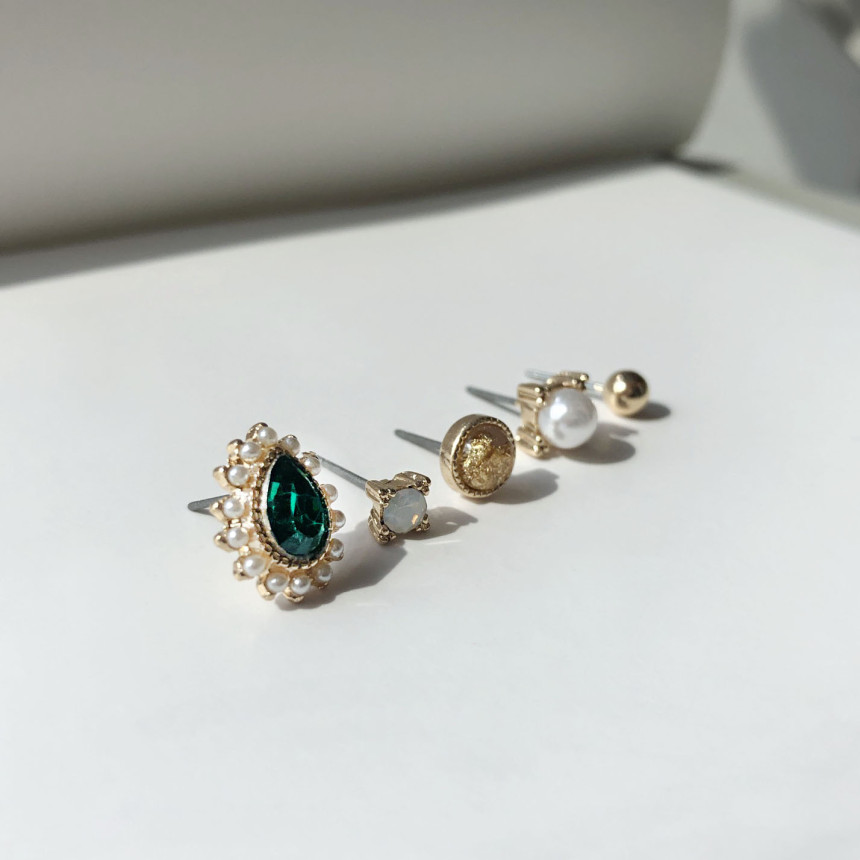 <b><p>viage Blanc 5 species earrg set blg nocee</p></b><b><p>ヴィンテージ ブラン 5種 イヤリング セット ケバケバ 清純 ロマンチック ゲストル</p></b><br /><br /><p align='center'>