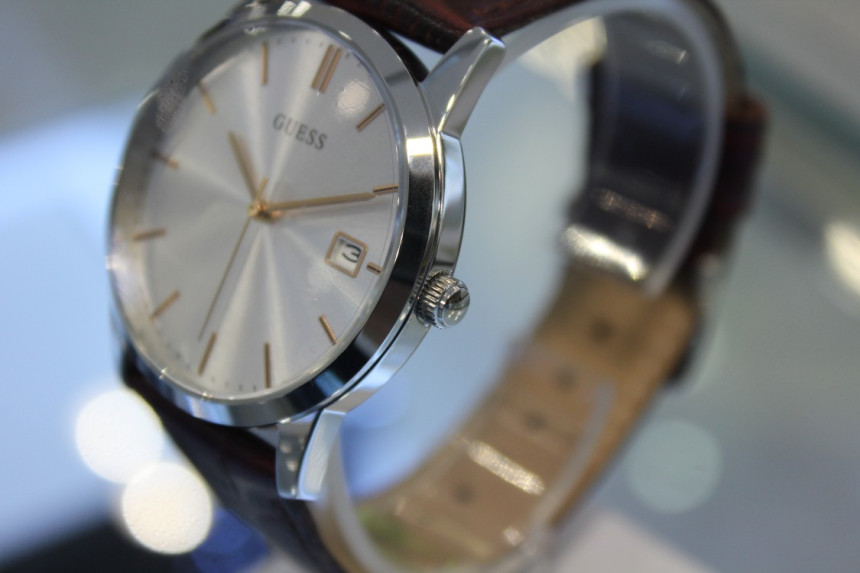 <b><p>Gustuts GUESS Men's dress line CAMDEN</p></b><b><p>がシュトゥッズ 推測 メンズ ドレス ライン CAMDEN ブラウン 革バンドの腕時計</p></b><br /><br /><p align='center'>