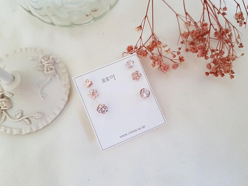 <b><p>flower Dp Silv fing Cubic earr set Spr Statue</p></b><b><p>フラワー ドロップ ウンチム キュービック イヤリング セット 春身上ワンピース</p></b><br /><br /><p align='center'>