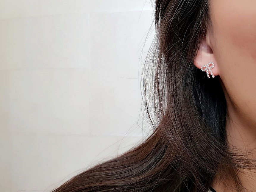 <b><p>flower Dp Silv fing Cubic earr set Spr Statue</p></b><b><p>フラワー ドロップ ウンチム キュービック イヤリング セット 春身上ワンピース</p></b><br /><br /><p align='center'>