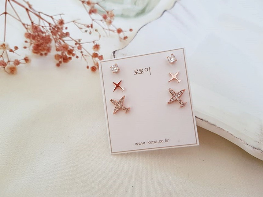 <b><p>flower Dp Silv fing Cubic earr set Spr Statue</p></b><b><p>フラワー ドロップ ウンチム キュービック イヤリング セット 春身上ワンピース</p></b><br /><br /><p align='center'>