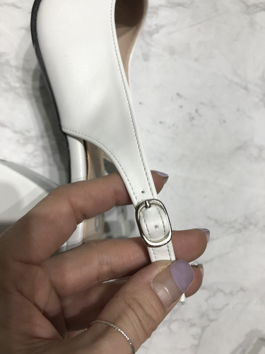 <b><p>Korean Specials Slim Squa nose Middle el</p></b><b><p>Korean特価 スリムな 正方形の鼻 ミドルヒール ングベクヒル 5cm、7cm</p></b><br /><br /><p align='center'>