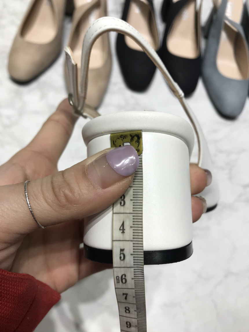 <b><p>Korean Specials Slim Squa nose Middle el</p></b><b><p>Korean特価 スリムな 正方形の鼻 ミドルヒール ングベクヒル 5cm、7cm</p></b><br /><br /><p align='center'>