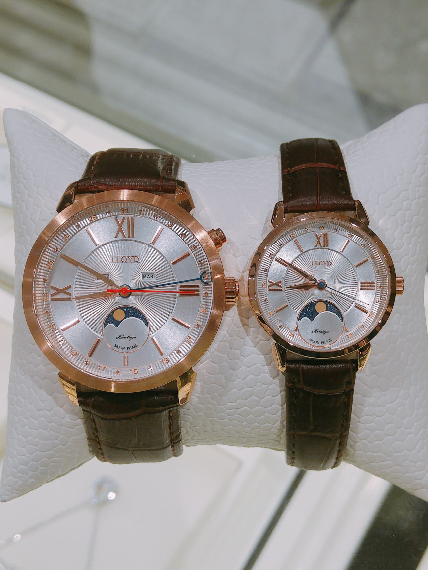 <b><p>Lloyd Moon Phase leather coup cck LL2M17V71CGB</p></b><b><p>ロイド ムーンフェイズ レザー カップル 時計 LL2M17V71CGB 男 女性</p></b><br /><br /><p align='center'>